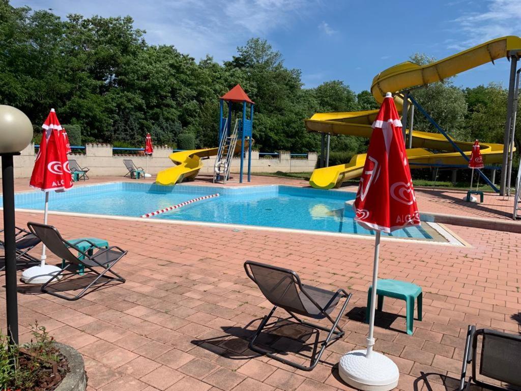 Piscina San Lorenzo Santhià Kültér fotó